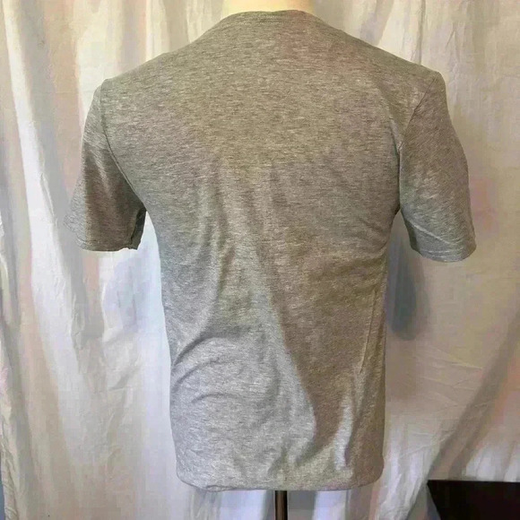 Official TEAM NFL Chicago BEARS Football T-Shirt NWT sz... SMALL - Picture 3 of 5